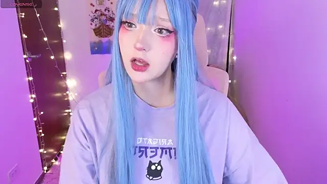 Snapshot of KuroChan420 chatting on December 19, 12:36 am KuroChan420 online show from December 19, 12:36 am