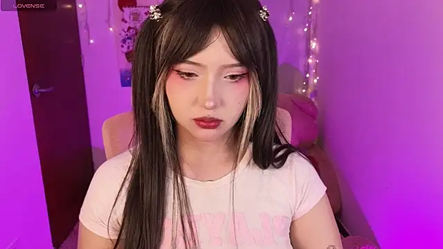 Snapshot of KuroChan420 chatting on November 4, 11:41 pm KuroChan420 online show from November 4, 11:41 pm