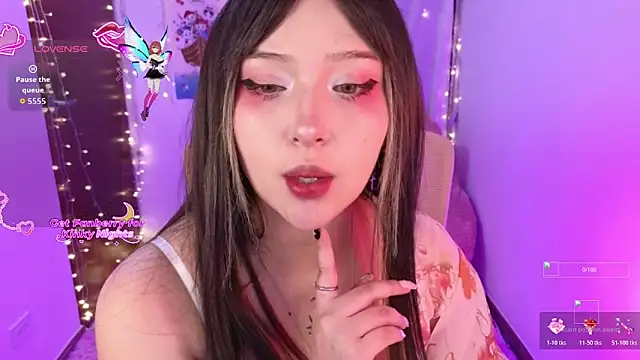 Snapshot of KuroChan420 chatting on November 12, 12:37 am KuroChan420 online show from November 12, 12:37 am