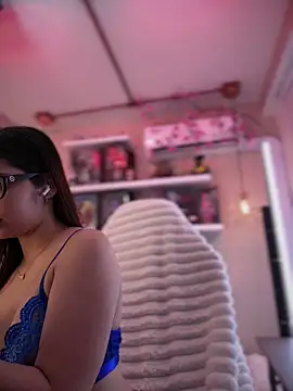 Zoe Bae online show from April 12, 10:24 pm