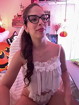 Snapshot of Zoe_Bae chatting on October 22, 8:41 pm Zoe Bae online show from October 22, 8:41 pm