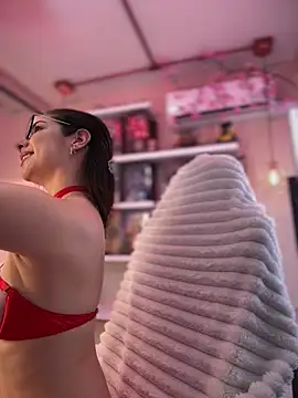 Zoe Bae online show from April 6, 10:55 pm