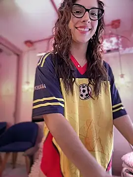Zoe Bae online show from July 3, 9:10 pm