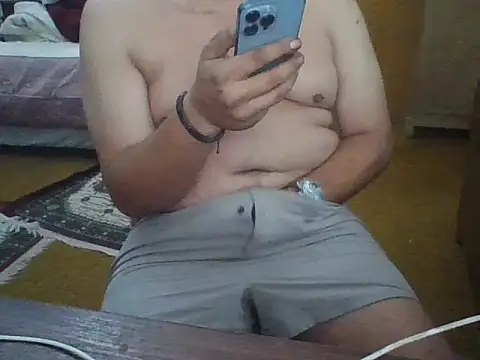 Snapshot of Pielie14 chatting on February 15, 9:25 pm Pielie14 online show from February 15, 9:25 pm