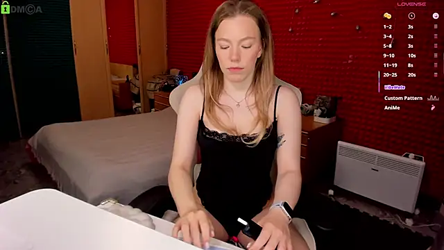 KinsleyHottie online show from May 17, 8:53 pm