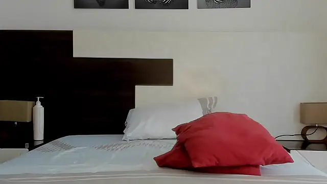 SexyCaitlynHot online show from March 5, 8:49 pm