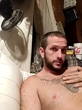 Snapshot of florida-boy39 chatting on October 3, 2:26 am florida-boy39 online show from October 3, 2:26 am