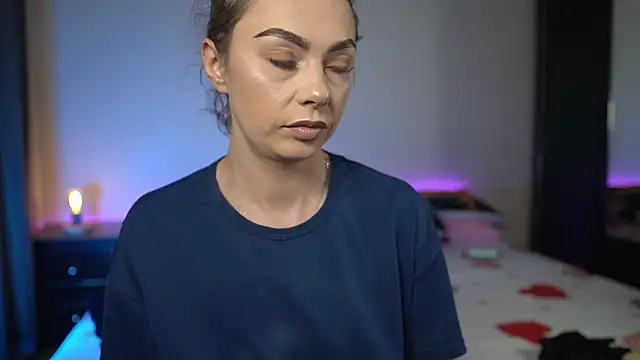 TiffanyPierce online show from December 1, 9:15 pm