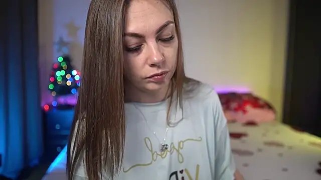 TiffanyPierce online show from December 16, 9:19 pm