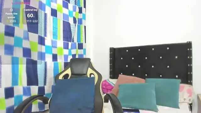 Snapshot of ebonnylatinx chatting on April 4, 7:42 pm ebonnylatinx online show from April 4, 7:42 pm