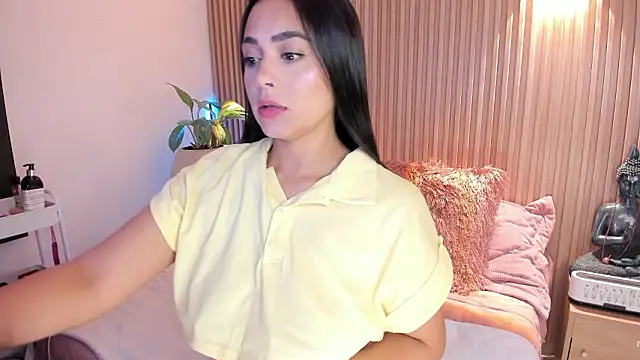 Snapshot of AMELIE_xx chatting on February 10, 12:15 pm AMELIE xx online show from February 10, 12:15 pm