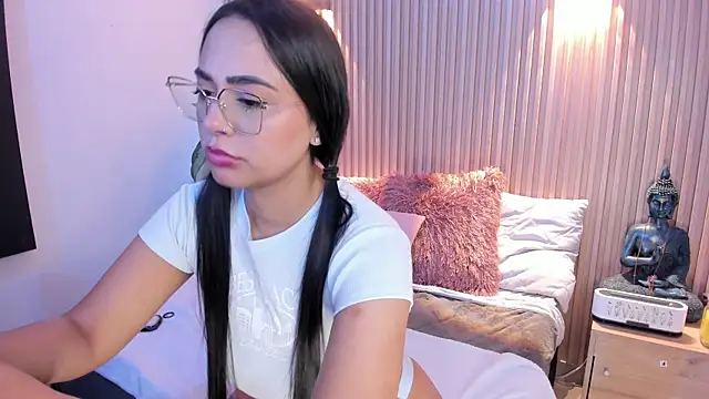 Snapshot of AMELIE_xx chatting on September 17, 12:18 pm AMELIE xx online show from September 17, 12:18 pm