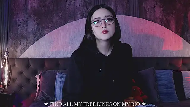 Charlotte Germanotta  online show from March 31, 7:27 pm