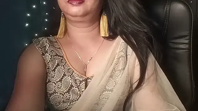 Snapshot of YourModhu chatting on July 3, 8:37 pm YourModhu online show from July 3, 8:37 pm
