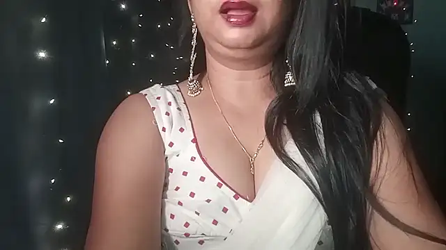 Snapshot of YourModhu chatting on July 17, 8:39 pm YourModhu online show from July 17, 8:39 pm
