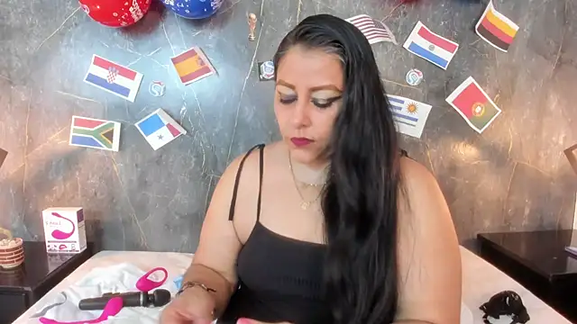 Snapshot of SexxyPamela chatting on June 19, 7:52 pm SexxyPamela online show from June 19, 7:52 pm