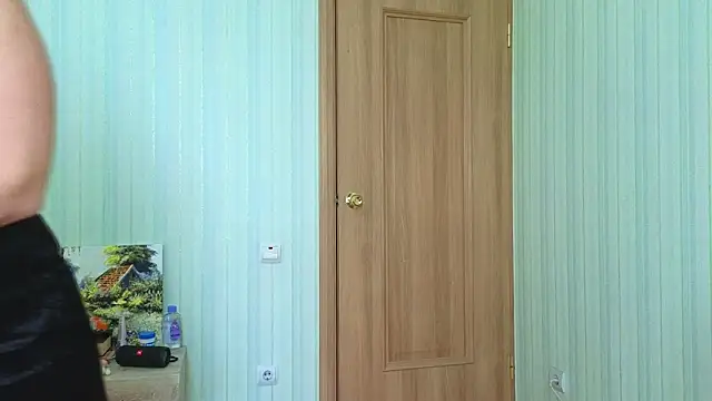  Lily  online show from April 13, 9:24 am