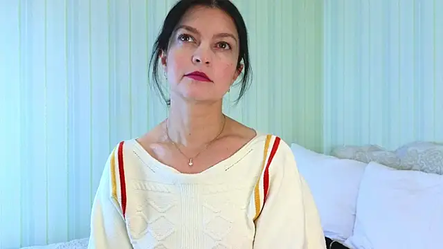 Snapshot of _Lily_ chatting on January 22, 9:02 am Lily online show from January 22, 9:02 am