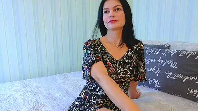 Snapshot of _Lily_ chatting on November 5, 6:16 am Lily online show from November 5, 6:16 am