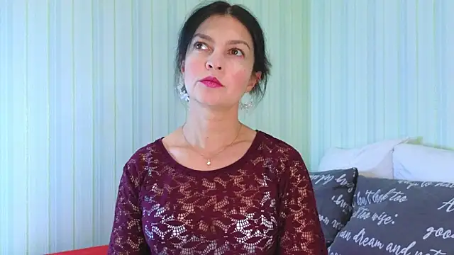 Snapshot of _Lily_ chatting on January 7, 10:33 am Lily online show from January 7, 10:33 am