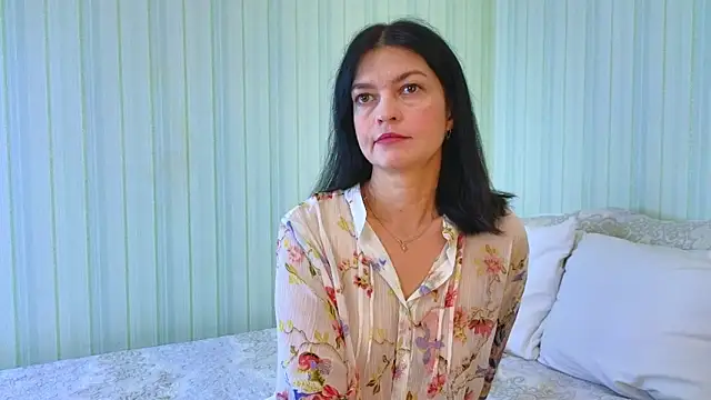 Snapshot of _Lily_ chatting on October 30, 6:55 am Lily online show from October 30, 6:55 am