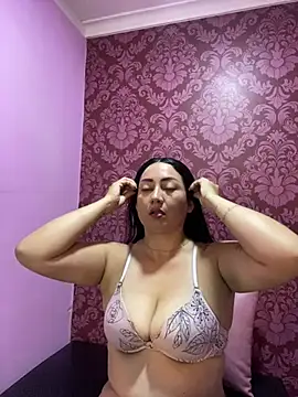 juliana diaz online show from April 30, 10:55 am