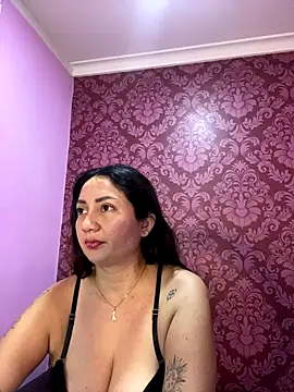 juliana diaz online show from November 28, 11:21 am