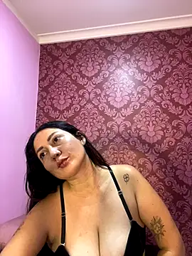 juliana diaz online show from November 8, 11:25 am