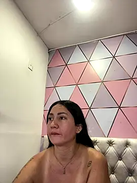 Snapshot of juliana_diaz chatting on September 25, 11:27 am juliana diaz online show from September 25, 11:27 am
