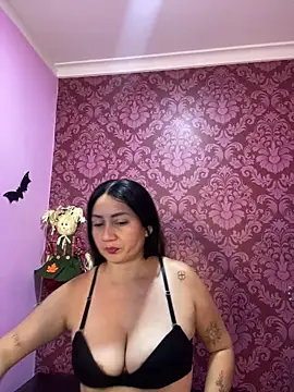 juliana diaz online show from October 31, 11:18 am