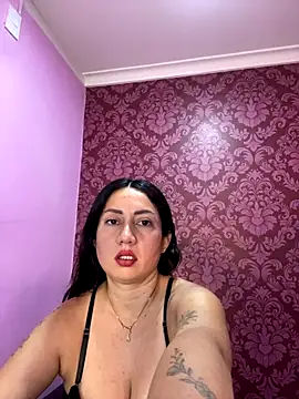 juliana diaz online show from December 3, 11:20 am