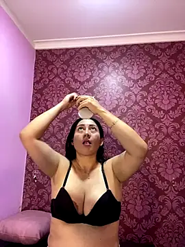 juliana diaz online show from December 1, 11:22 am