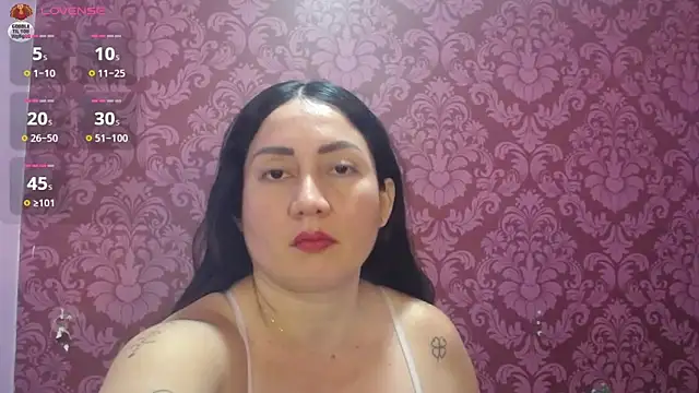 juliana diaz online show from June 1, 11:43 am
