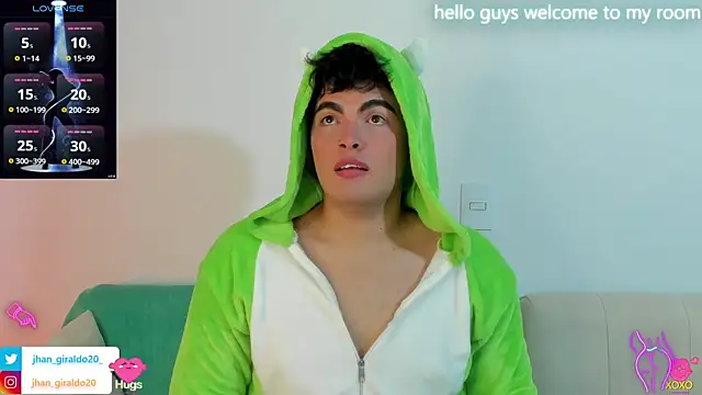 Snapshot of kamii_22 chatting on January 7, 12:04 am kamii 22 online show from January 7, 12:04 am