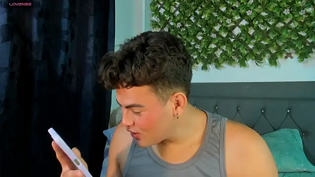 Snapshot of kamii_22 chatting on December 18, 8:01 pm kamii 22 online show from December 18, 8:01 pm