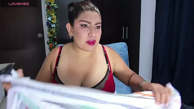ElikoLanny  online show from May 1, 4:39 am