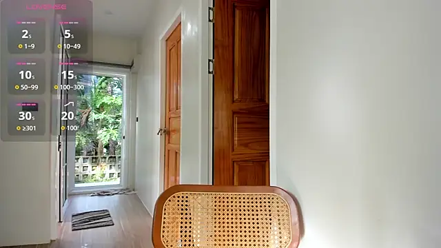 Snapshot of MiracleCam chatting on November 19, 1:16 am MiracleCam online show from November 19, 1:16 am