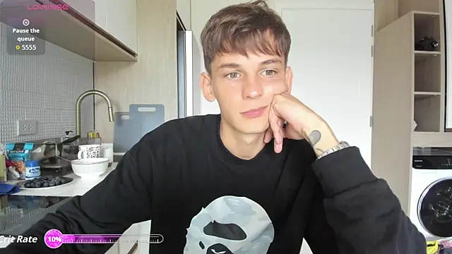 Snapshot of MiracleCam chatting on November 21, 8:46 am MiracleCam online show from November 21, 8:46 am