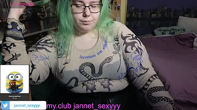 Snapshot of JannetPie chatting on December 19, 2:08 pm JannetPie online show from December 19, 2:08 pm