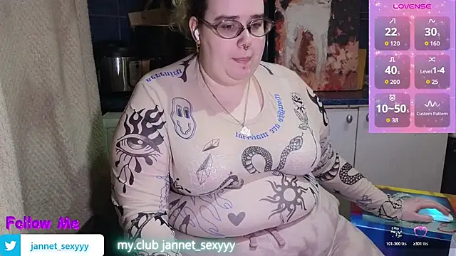 Snapshot of JannetPie chatting on July 18, 1:25 am JannetPie online show from July 18, 1:25 am