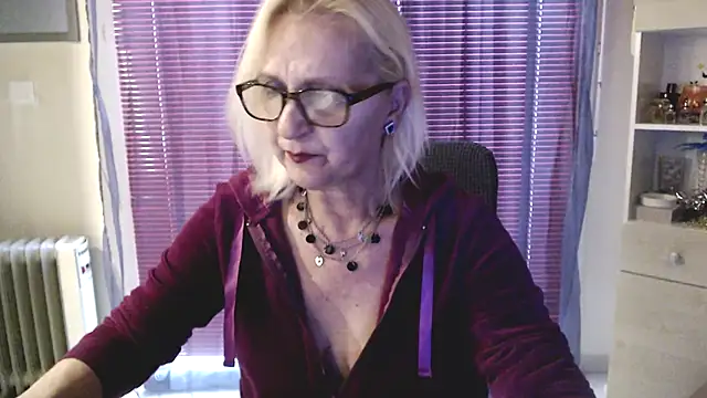 Snapshot of Ala-N-Dala chatting on February 11, 8:48 am Ala-N-Dala online show from February 11, 8:48 am