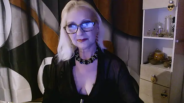 Snapshot of Ala-N-Dala chatting on October 13, 10:21 pm Ala-N-Dala online show from October 13, 10:21 pm