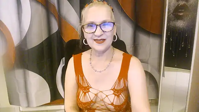 Snapshot of Ala-N-Dala chatting on September 10, 11:42 am Ala-N-Dala online show from September 10, 11:42 am