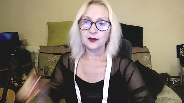 Snapshot of Ala-N-Dala chatting on February 17, 11:43 pm Ala-N-Dala online show from February 17, 11:43 pm