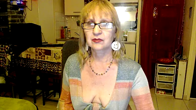 Snapshot of Ala-N-Dala chatting on February 18, 5:27 am Ala-N-Dala online show from February 18, 5:27 am