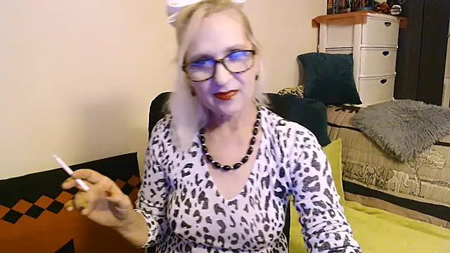 Snapshot of Ala-N-Dala chatting on September 29, 8:32 am Ala-N-Dala online show from September 29, 8:32 am