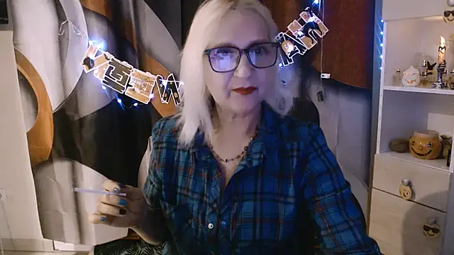 Snapshot of Ala-N-Dala chatting on October 25, 7:29 am Ala-N-Dala online show from October 25, 7:29 am