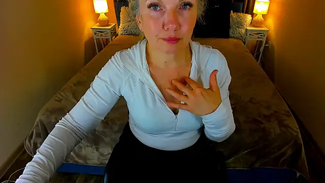 Abby Moore  online show from April 12, 8:23 pm