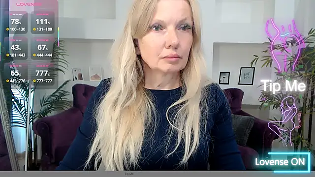 Snapshot of Abby_Moore_ chatting on June 11, 6:43 am Abby Moore online show from June 11, 6:43 am