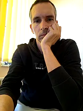 Snapshot of Geiler-boy313 chatting on March 19, 10:11 am Geiler-boy313 online show from March 19, 10:11 am